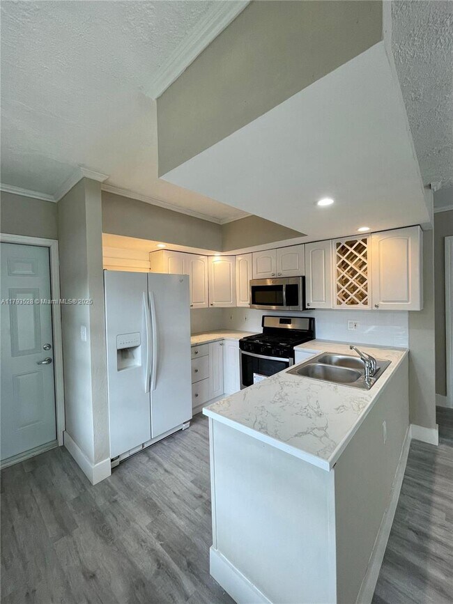 Foto del edificio - 820 SE 12th St