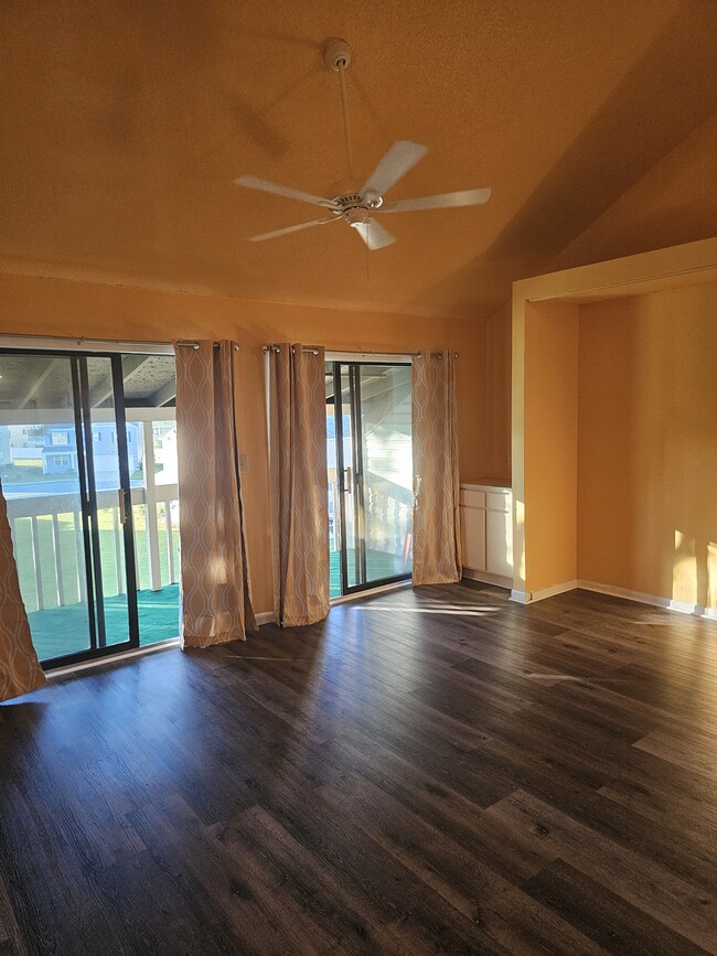 Foto del edificio - 500 Fairway Village Dr