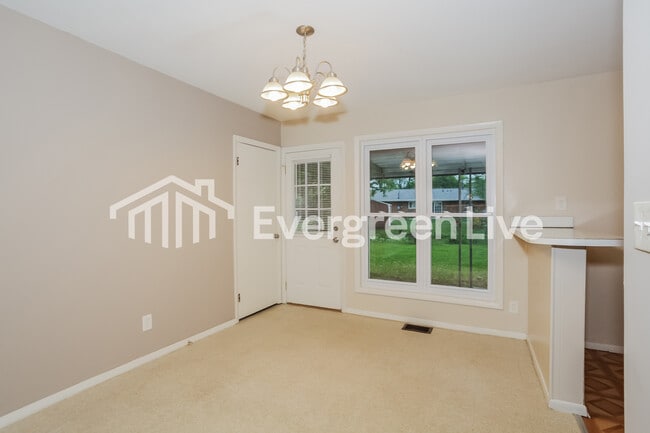 Foto del edificio - 307 W Martindale Rd