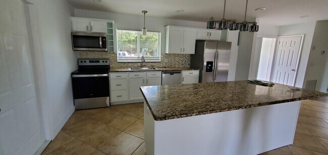Foto del edificio - 1316 SW 4th St