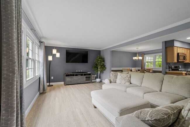 Foto del edificio - 2 Meadow Ln
