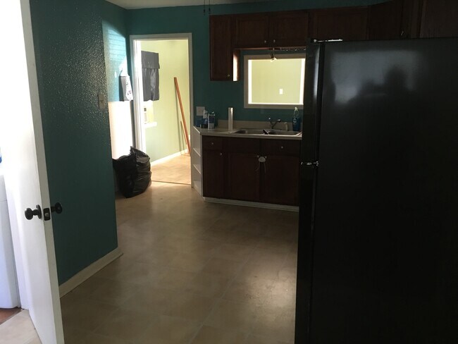 Foto del edificio - 942 Hazel Dr