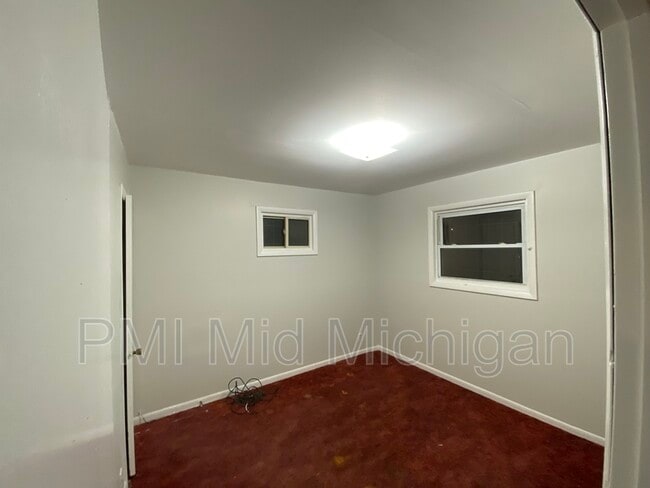 Building Photo - 253 E Austin Ave