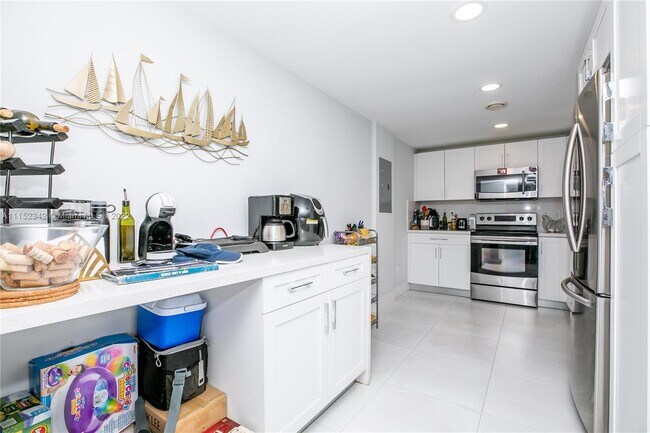 Foto del edificio - 780 NE 69th St