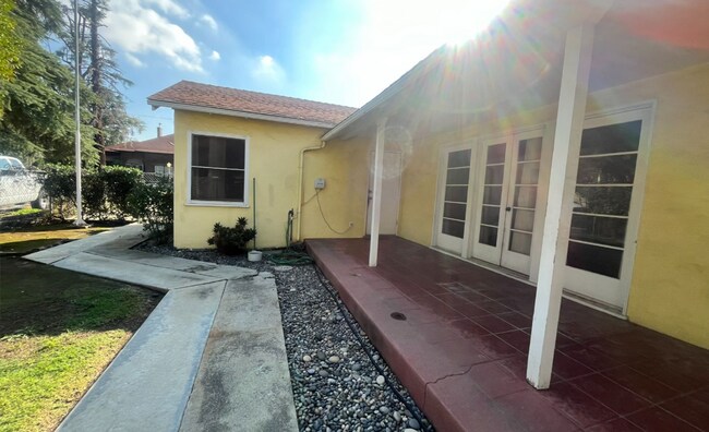 Foto del edificio - 800 N West St