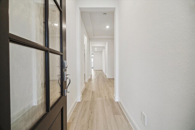 Foto del edificio - 21714 Swift Flier Ln