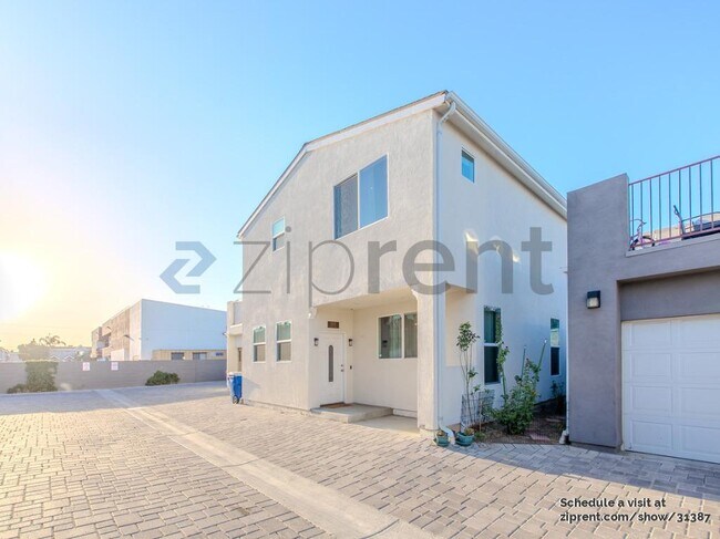 Building Photo - 15127 Logos Ct