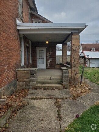 Building Photo - 905 W High St