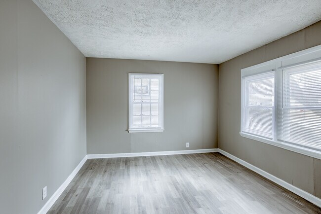 Foto del edificio - 3356 N 41st St