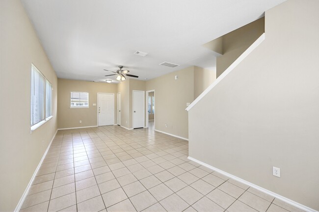 Foto del edificio - 6158 Settlers Lake Cir E