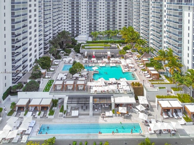 Foto del edificio - 2301 Collins Ave