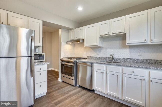 Foto del edificio - 9202 Sprucewood Rd