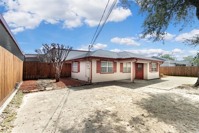 Building Photo - 2098 Harland Dr