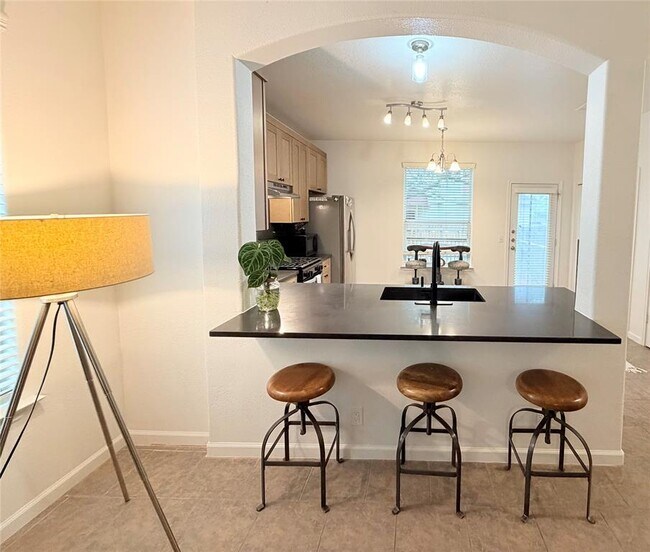 Building Photo - 2419 Allred Dr