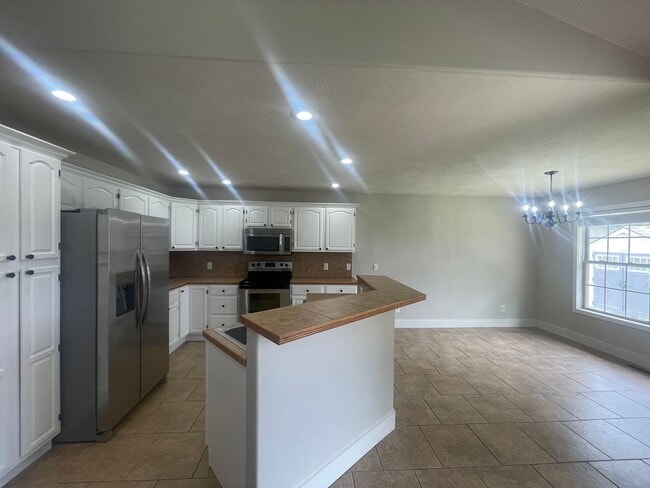 Building Photo - 3 Bedroom Home in Nixa Schools!
