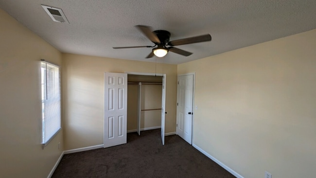 Foto del edificio - 425 Elmira St