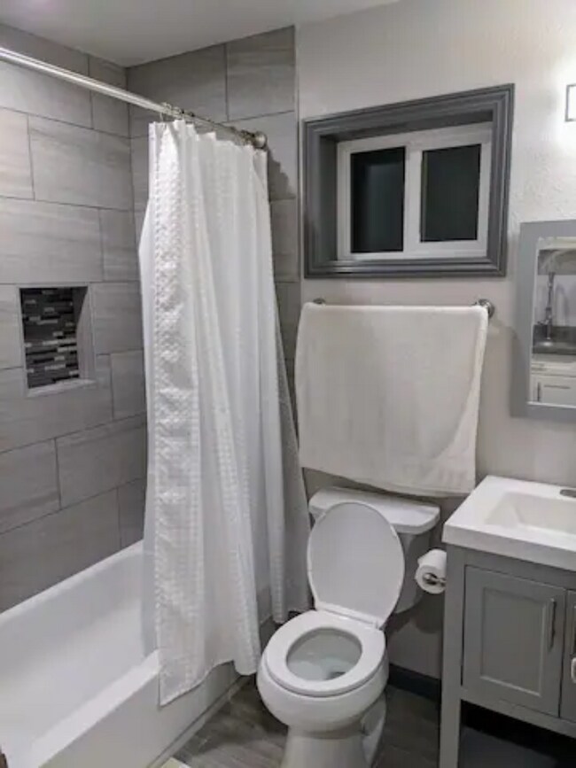 Baño - 479 Vaughn Ave
