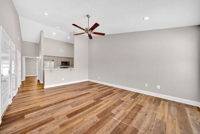 Foto del edificio - Hillrise III - 2 BR/1.5 Bath One Level with Attached Garage