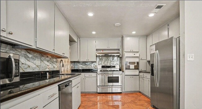 Building Photo - 936 Lucia Ct