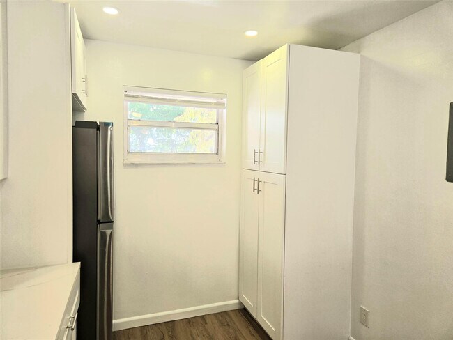 Foto del edificio - 1100 NW 87th Ave