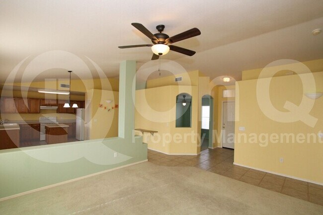 Foto del edificio - 1329 E Autumn Sage Trail