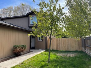 Building Photo - 2486 SW Timber View Ct