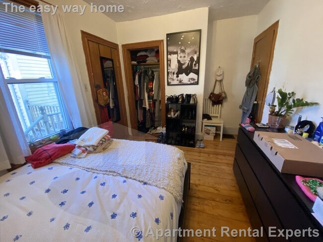 Building Photo - 42 Jay St