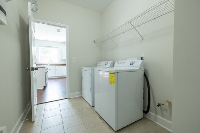 Foto del edificio - 1273 Lanier Springs Dr NE