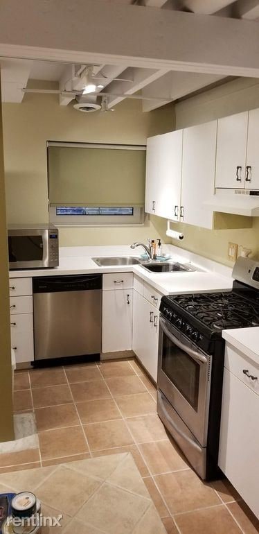 Foto del edificio - 2 br, 1 bath  - 3731 N Pine Grove Ave