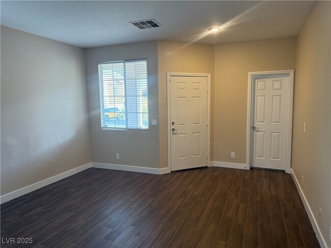 Building Photo - 7709 Park Village Pl