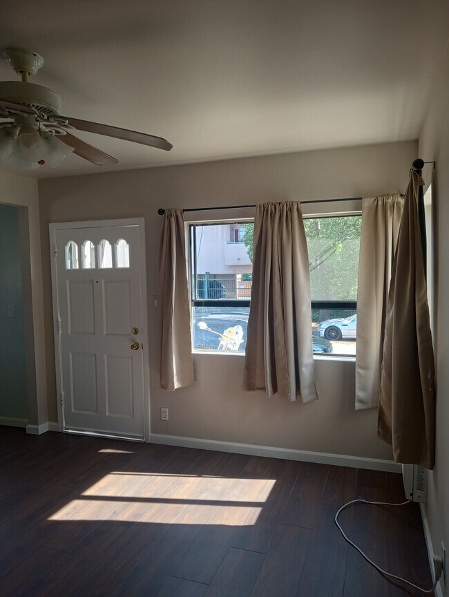 Foto del edificio - 11617 Archwood St