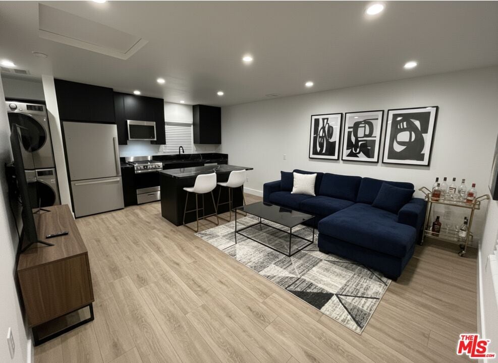 Foto principal - 9504 Gothic Ave