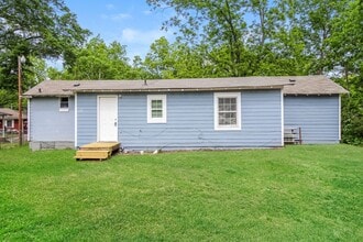 Building Photo - 626 Turner St