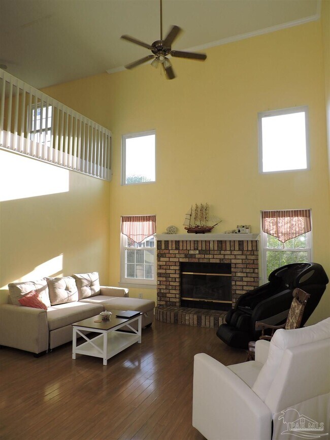 Building Photo - 6851 Cedar Ridge Dr