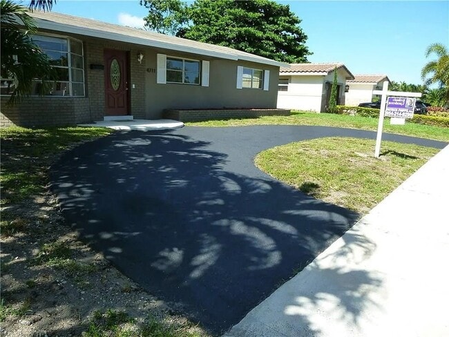 Photo - 4711 W Park Rd (Hollywood, FL) House
