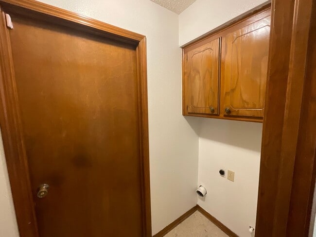 Foto del edificio - 3 Bed. 2 Bath, 2 Car Garage