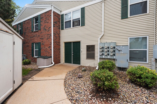 Building Photo - Southview Park Apartments