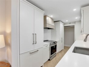 Building Photo - 4001 Gulf Shore Blvd N