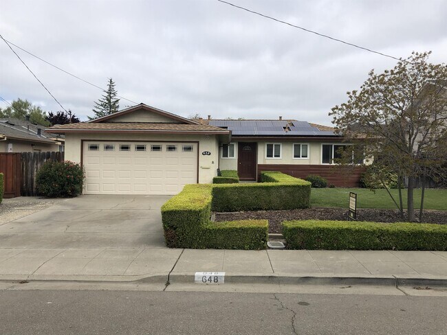 Foto del edificio - 648 Sonoma Ave