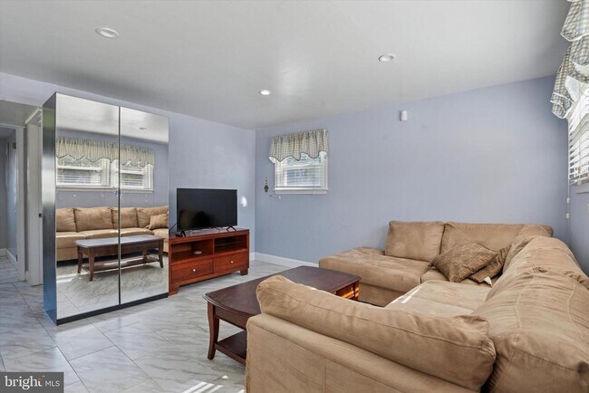 Foto del edificio - 318 Ashbourne Rd