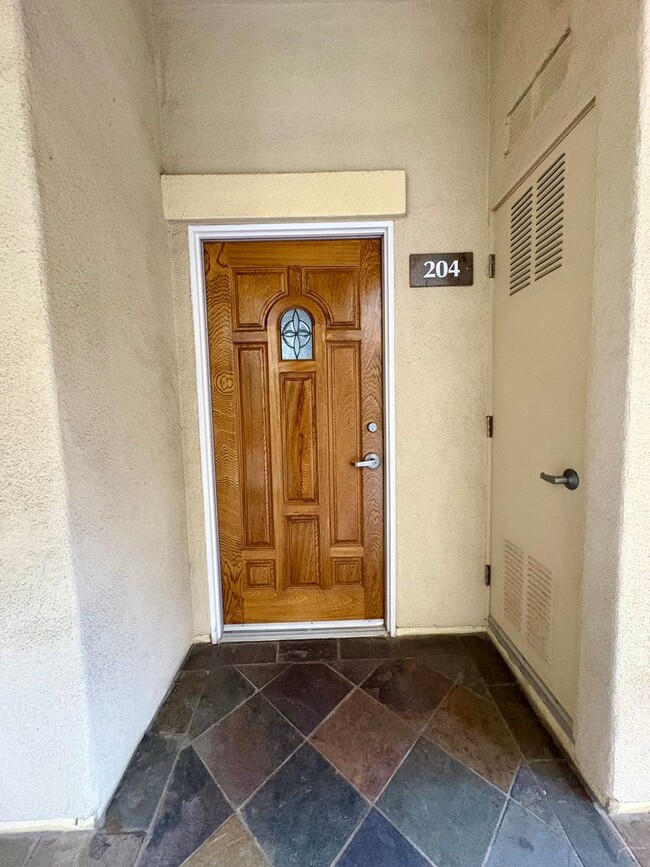 Foto del edificio - 2 Bedroom Condo in Downtown Ventura with O...