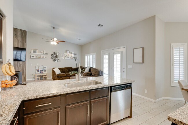 Foto del edificio - BEAUTIFUL SINGLE STORY HOME IN SOUTHERN HI...
