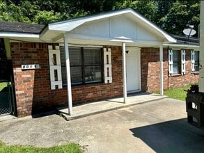 Building Photo - 801 Sandpiper Dr