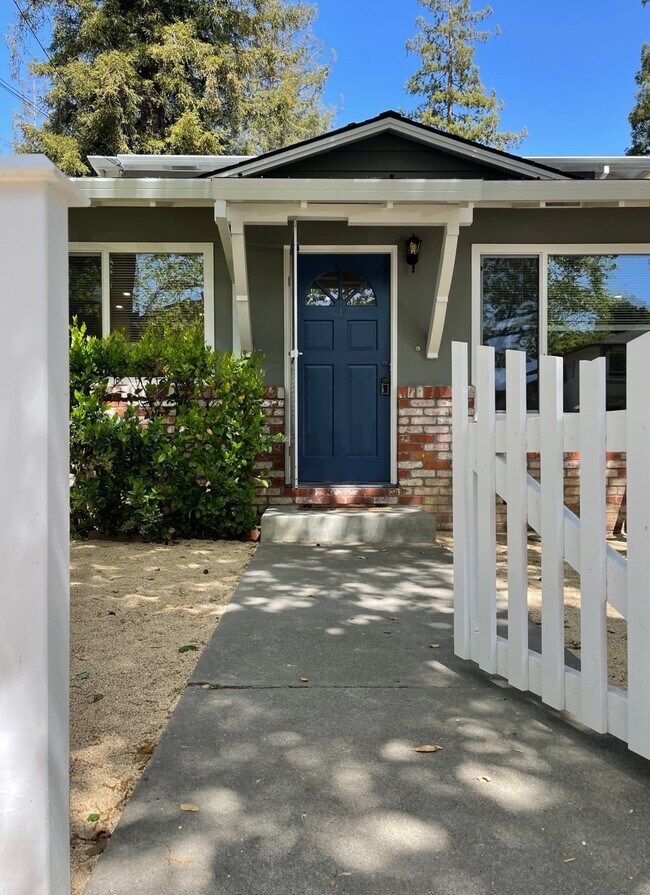 Swing Gate & Front Door - 1330 Mills St