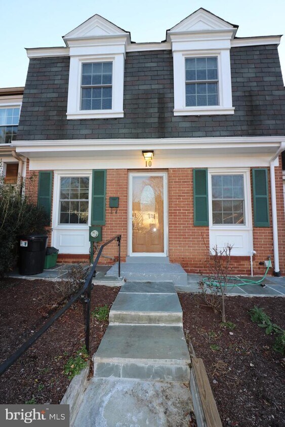 Primary Photo - 10 Irish Ct