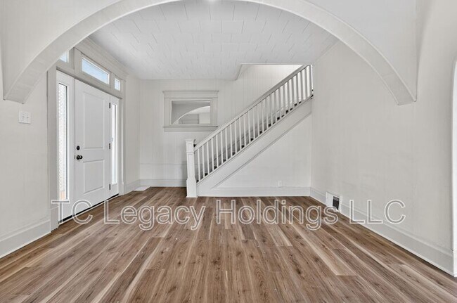 Foto del edificio - 1409 Hamill Ave