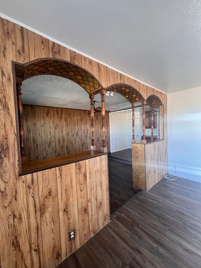 Foto del edificio - Charming home located near John Ireland El...