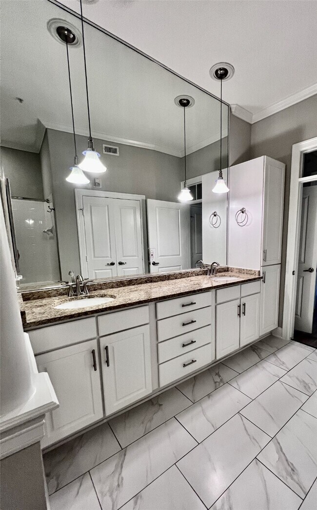 Foto del edificio - 5353 Memorial Dr