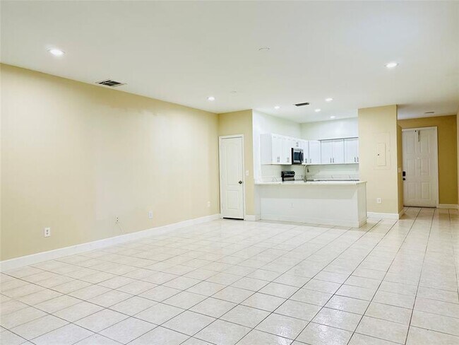 Building Photo - 4834 NW 58th Manor