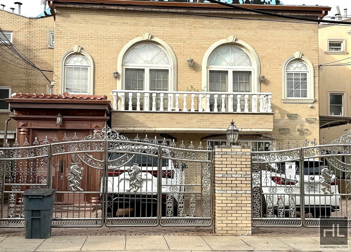 Primary Photo - 63 AVENUE